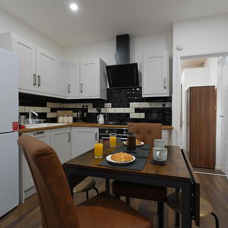 Stylish Apartment In City Centre - Walk Everywhere Cardiff Exterior photo